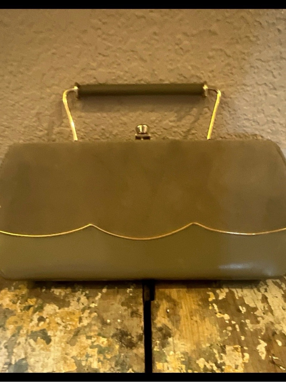 Vintage Lewis Gray Hard Case Classic Olive Scalloped Top-Handle Women’s Bag